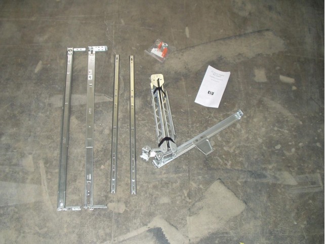 HP 359254-001-RFB Rack Mount Kit 2U  x x Refurbished x x